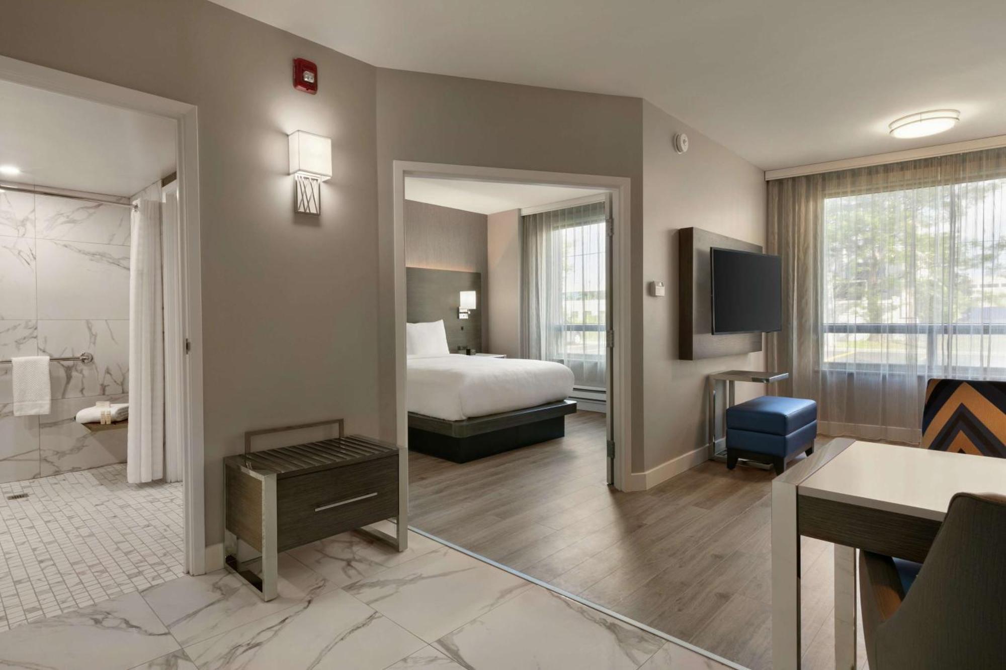 Embassy Suites By Hilton Montreal Airport Pointe-Claire Eksteriør billede