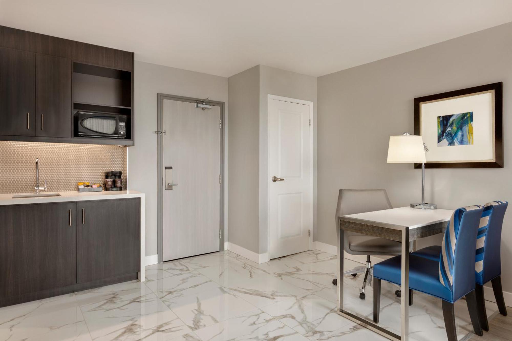Embassy Suites By Hilton Montreal Airport Pointe-Claire Eksteriør billede
