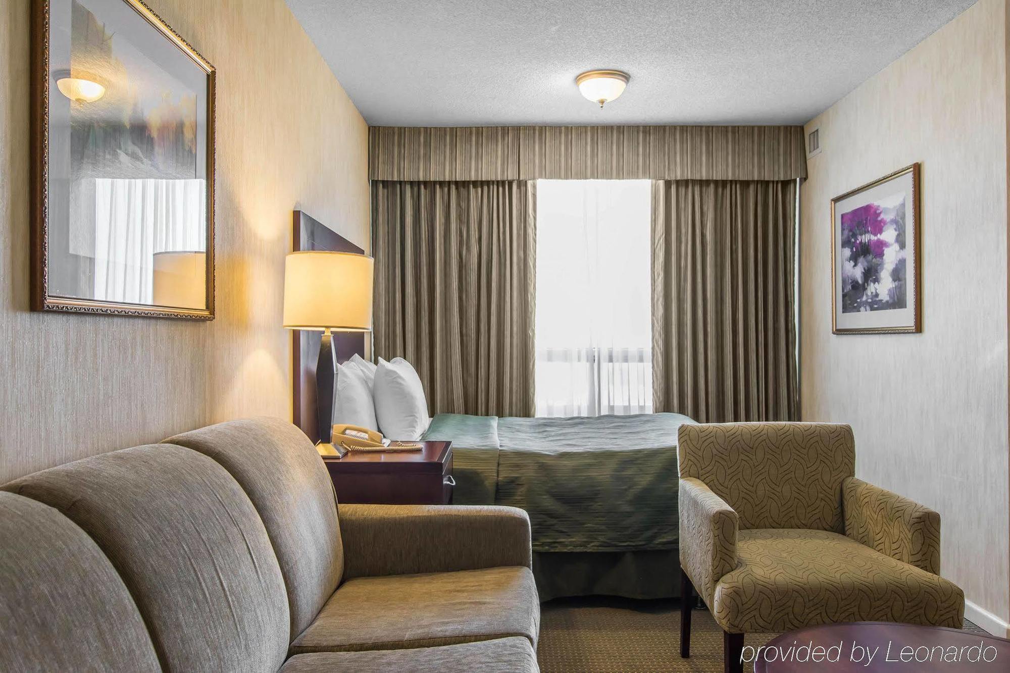 Embassy Suites By Hilton Montreal Airport Pointe-Claire Eksteriør billede